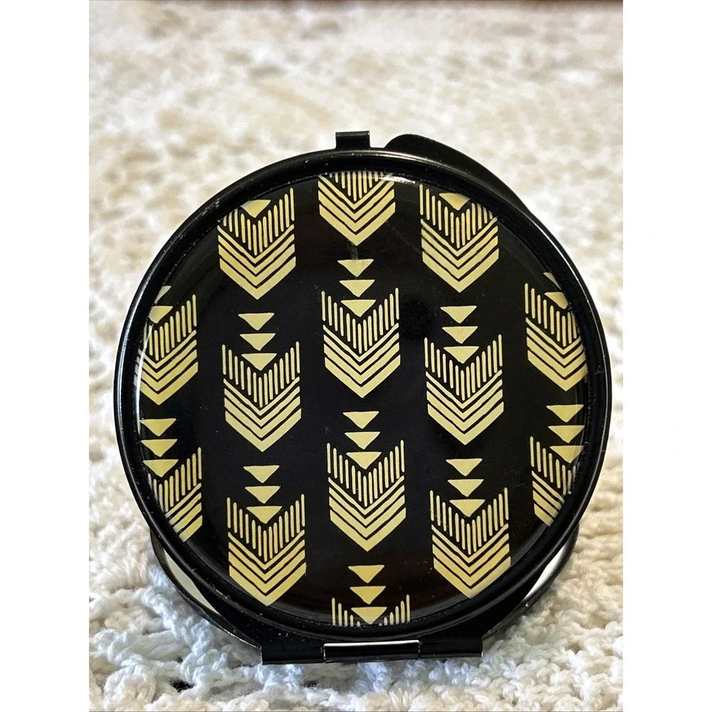 VTG FOREVER 21 Art Deco Design Compact Mirror Love & Beauty